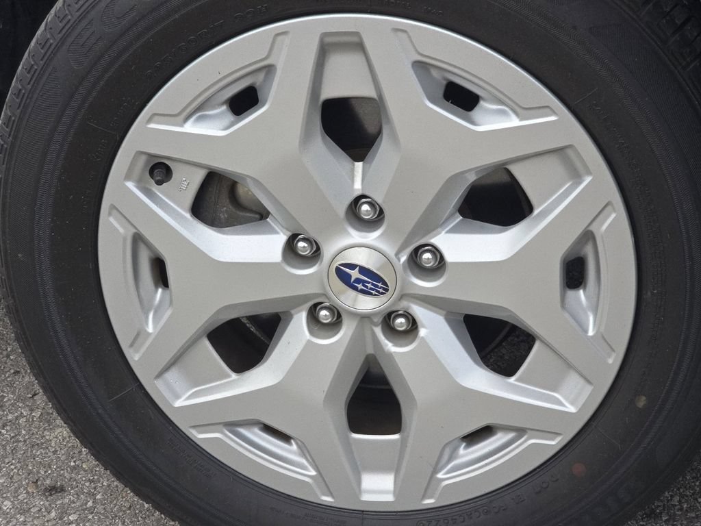 Used 2023 Subaru Forester AWD/4WD image 7