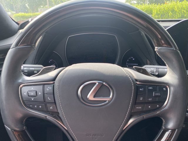 Used 2021 Lexus LS 500 w/ Interior Upgrade Package RWD image 19