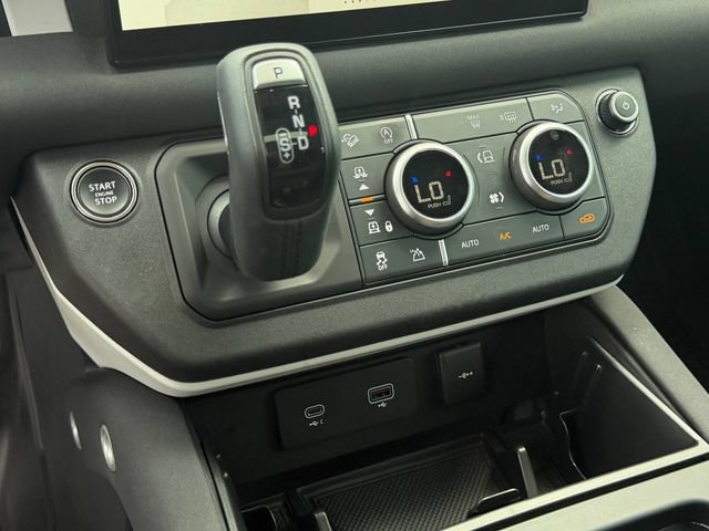 Used 2023 Land Rover Defender 130 SE AWD/4WD image 23