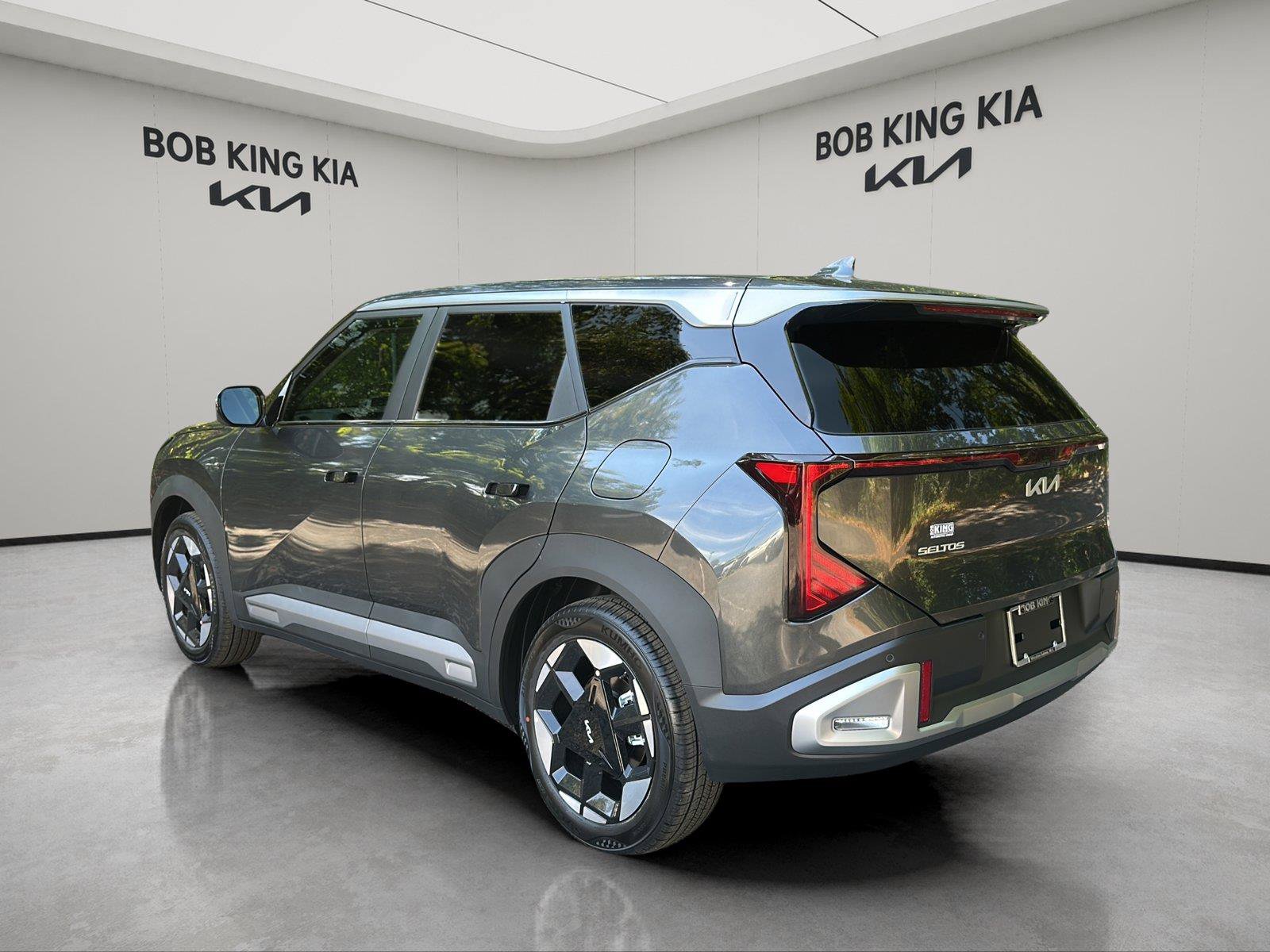 New 2027 Kia Seltos S FWD image 3