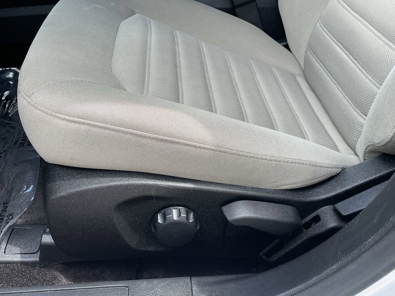 Used 2017 Ford Fusion S FWD image 19