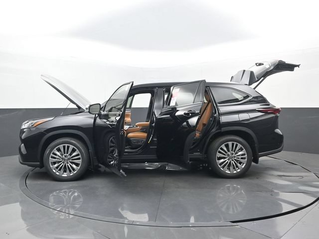 New 2026 Toyota Highlander Platinum AWD/4WD image 34