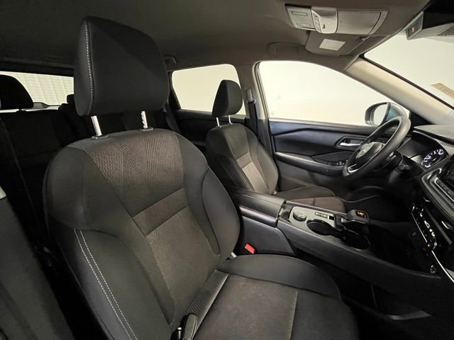 Used 2024 Nissan Rogue SV image 9