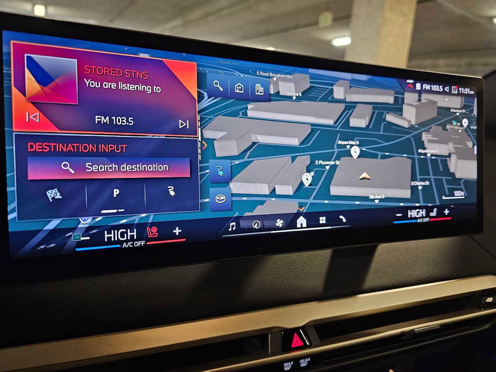 Used 2024 BMW iX xDrive50 w/ Premium Package image 14