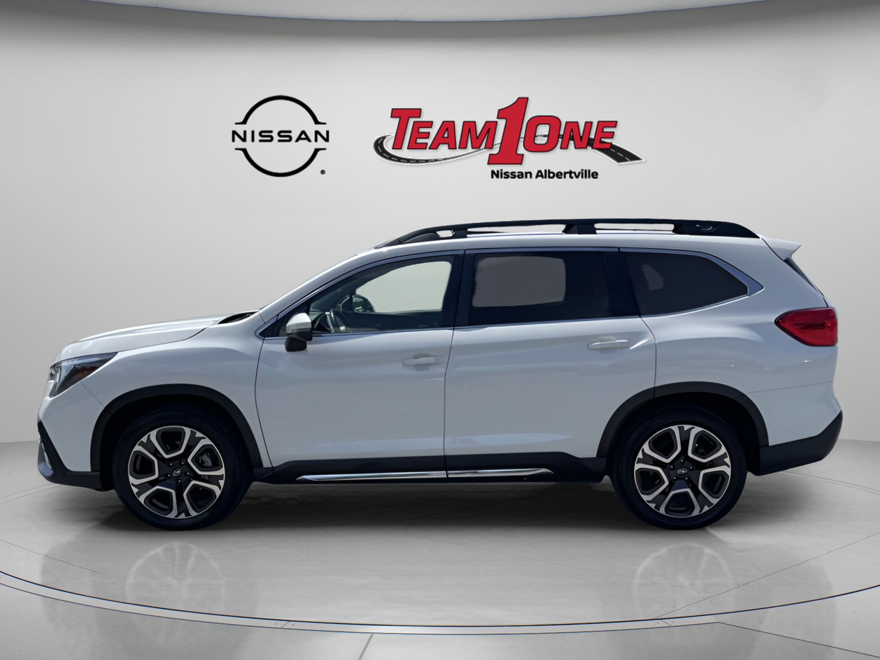 Used 2023 Subaru Ascent Limited AWD/4WD image 5