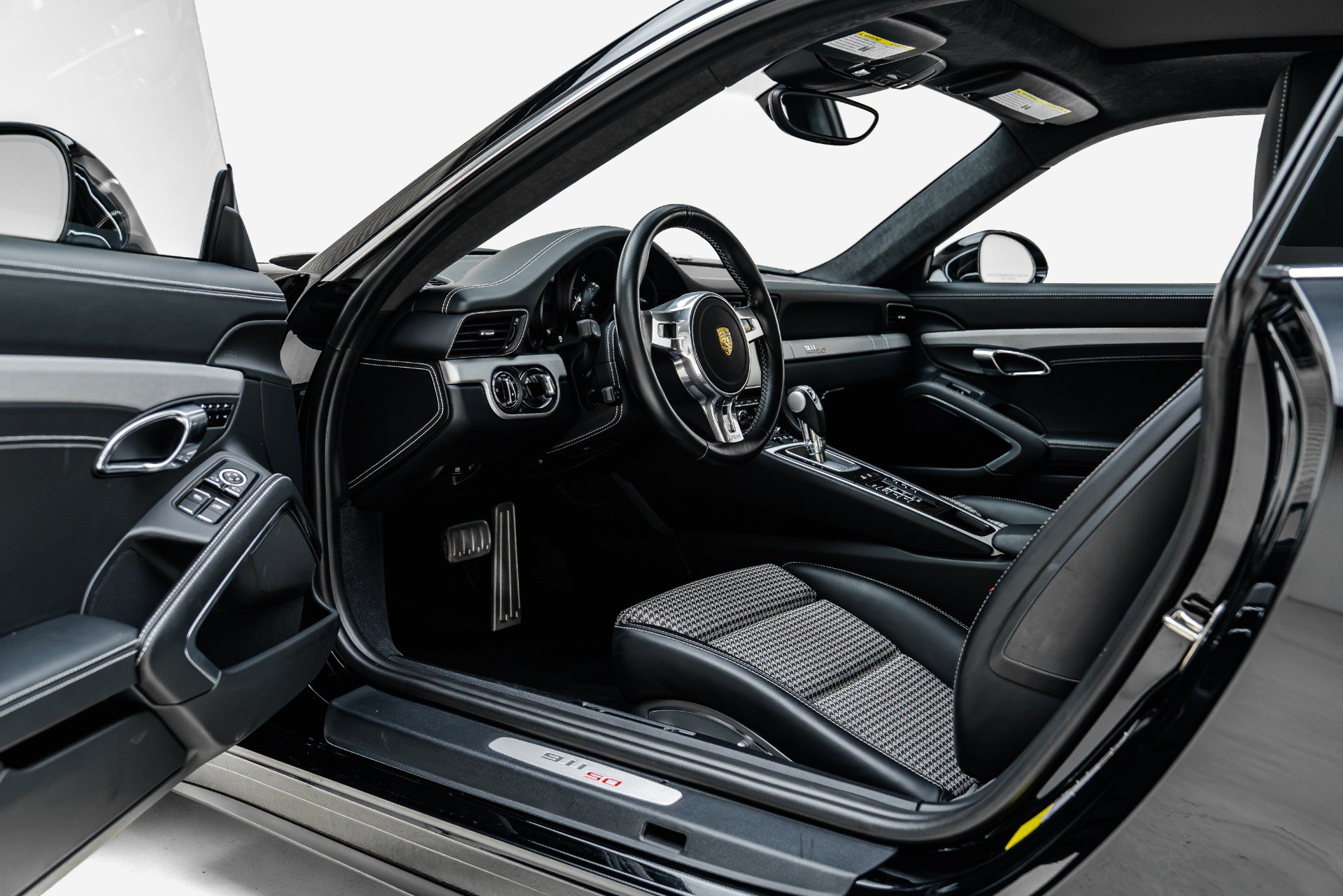 Used 2014 Porsche 911 Carrera S RWD image 3