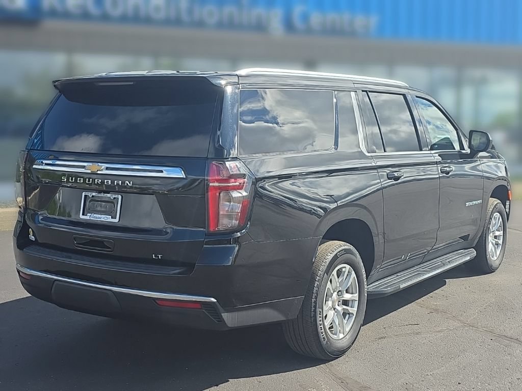 Used 2024 Chevrolet Suburban LT AWD/4WD image 7