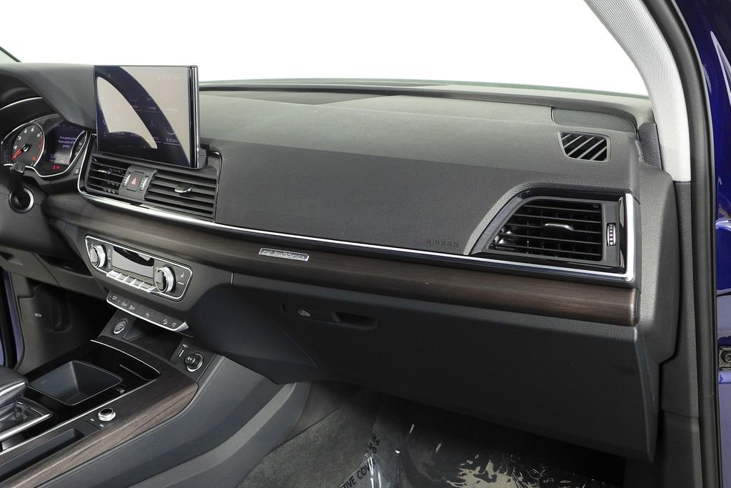 Used 2023 Audi Q5 2.0T Premium w/ Convenience Package image 14