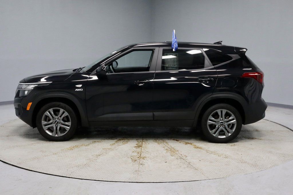 Used 2023 Kia Seltos LX image 8