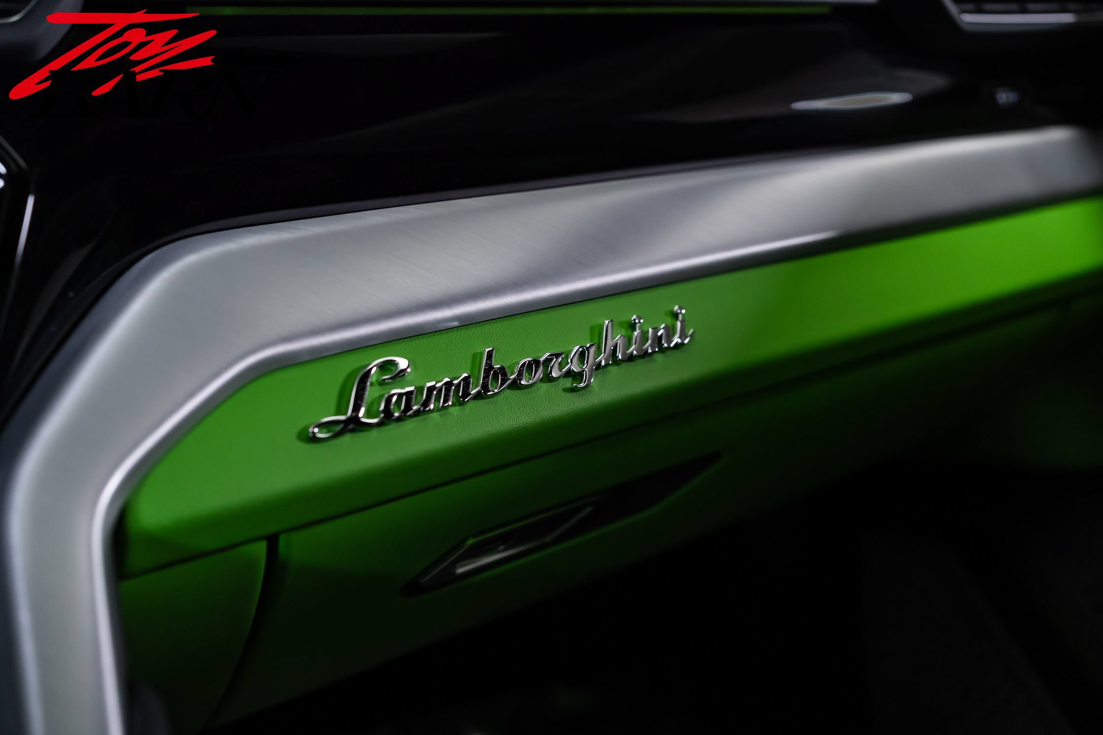 Used 2022 Lamborghini Urus AWD/4WD image 43