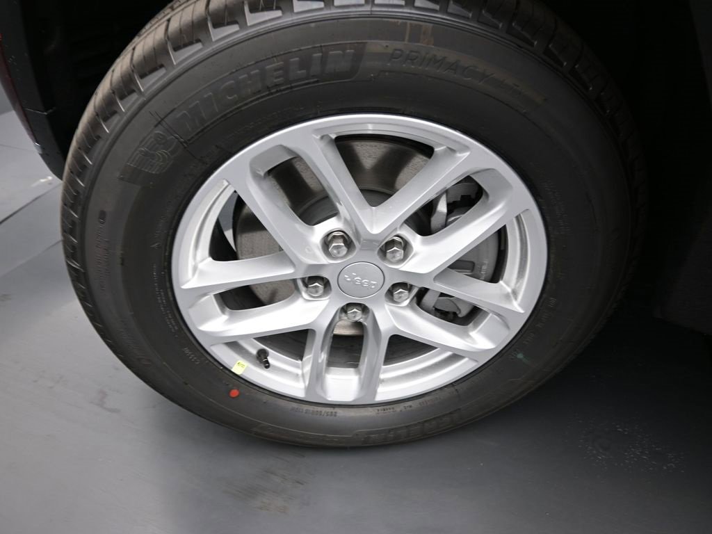 New 2025 Jeep Grand Cherokee L Laredo w/ Luxury Tech Group I image 24