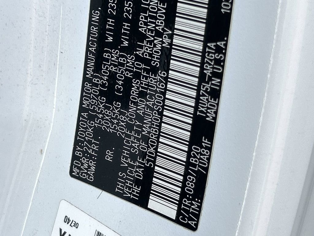 Used 2023 Toyota Highlander Limited AWD/4WD image 35