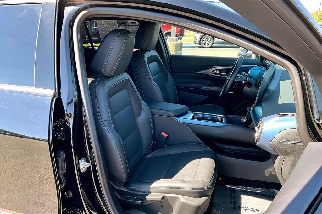Used 2024 Chevrolet Equinox EV LT FWD image 30