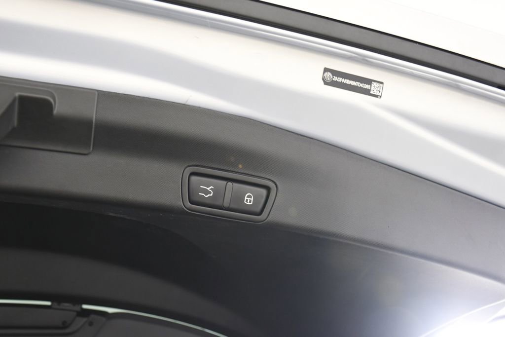 Used 2022 Alfa Romeo Stelvio Ti image 25