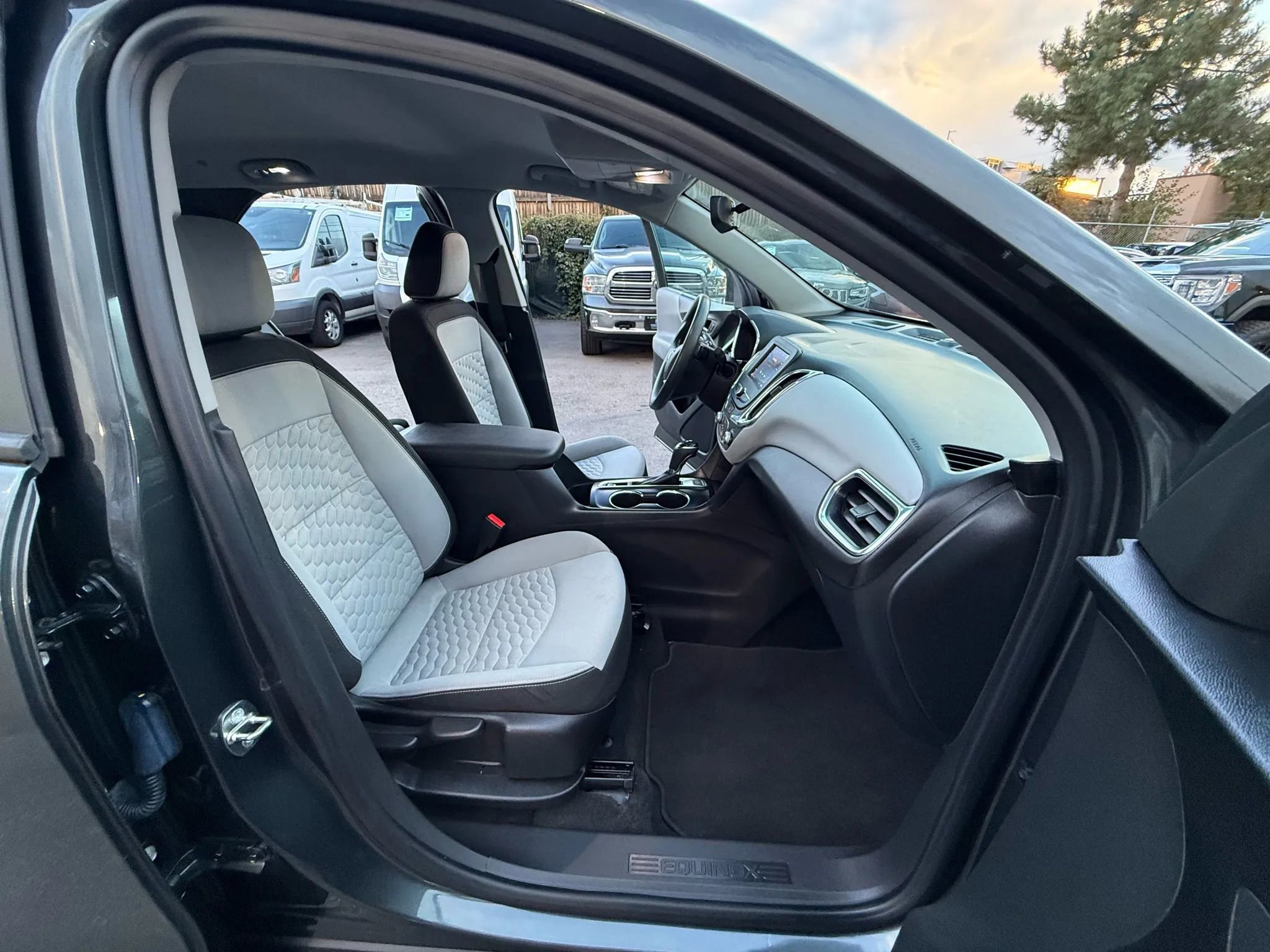 Used 2020 Chevrolet Equinox LS image 26