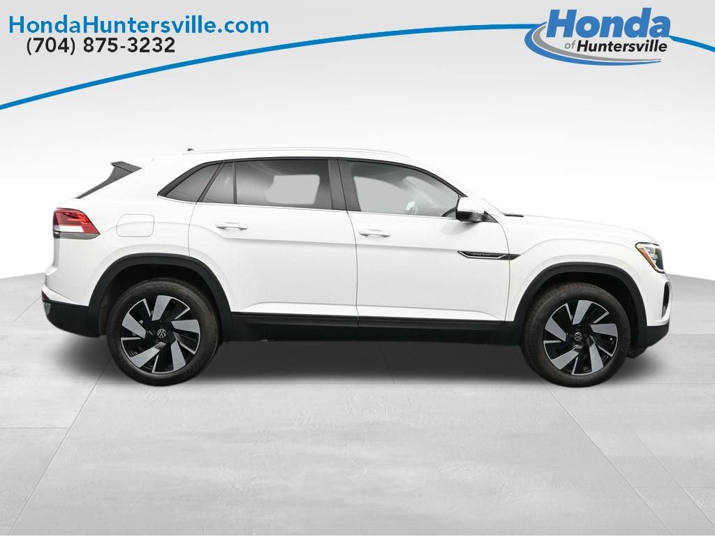 Used 2025 Volkswagen Atlas Cross Sport SE FWD image 9