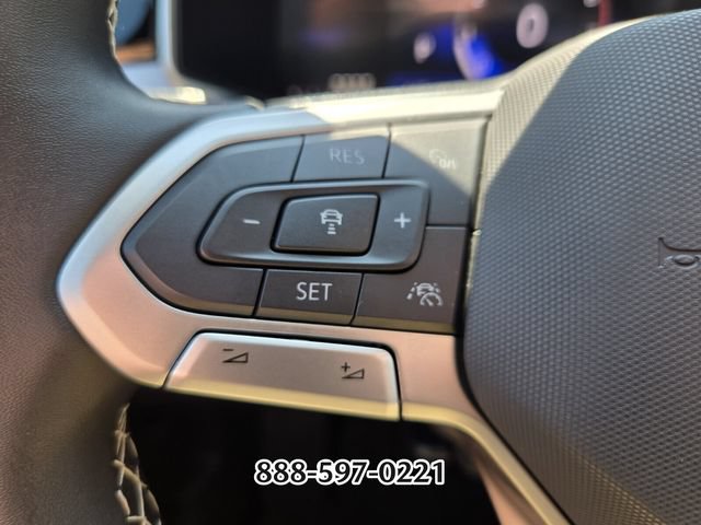 Certified 2025 Volkswagen Taos SE FWD image 29