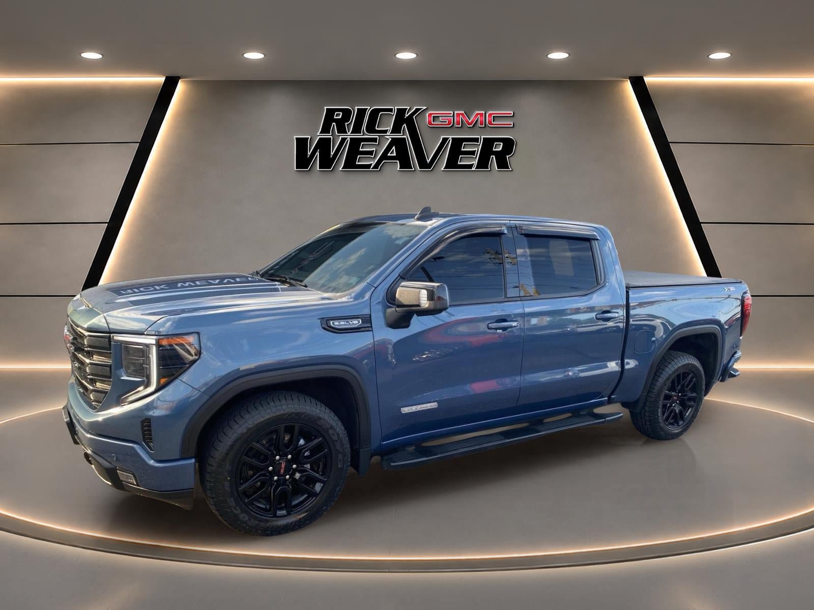 Used 2024 GMC Sierra 1500 Elevation w/ Elevation Premium Package AWD/4WD image 3