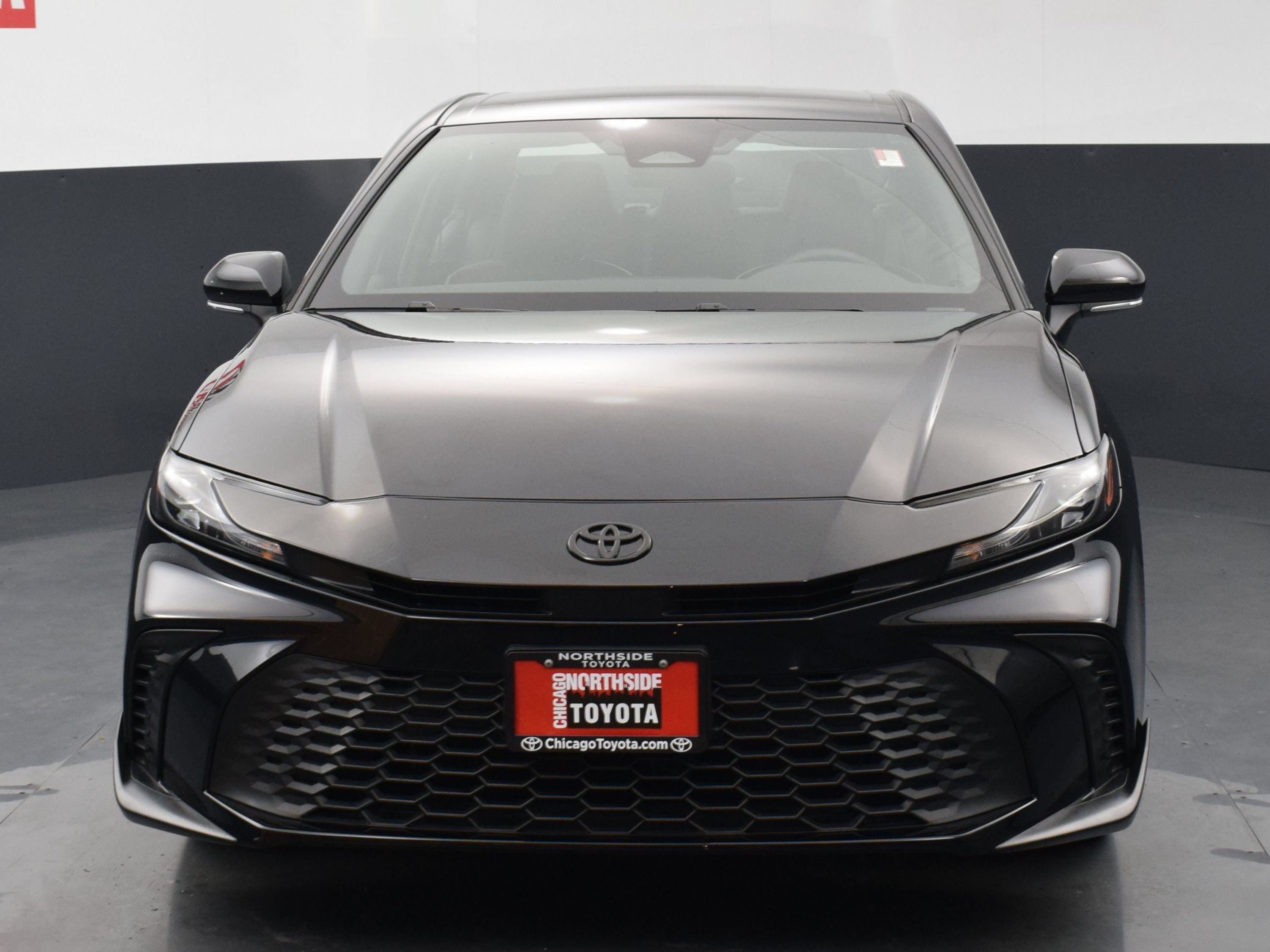 Used 2025 Toyota Camry SE AWD/4WD image 7