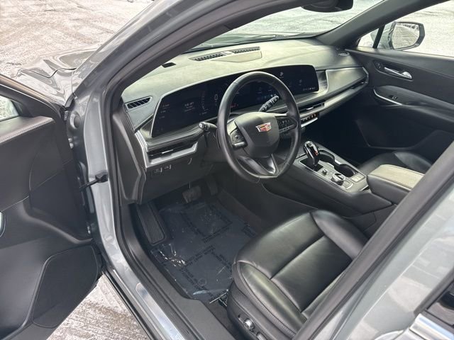 Used 2024 Cadillac XT4 Premium Luxury image 53