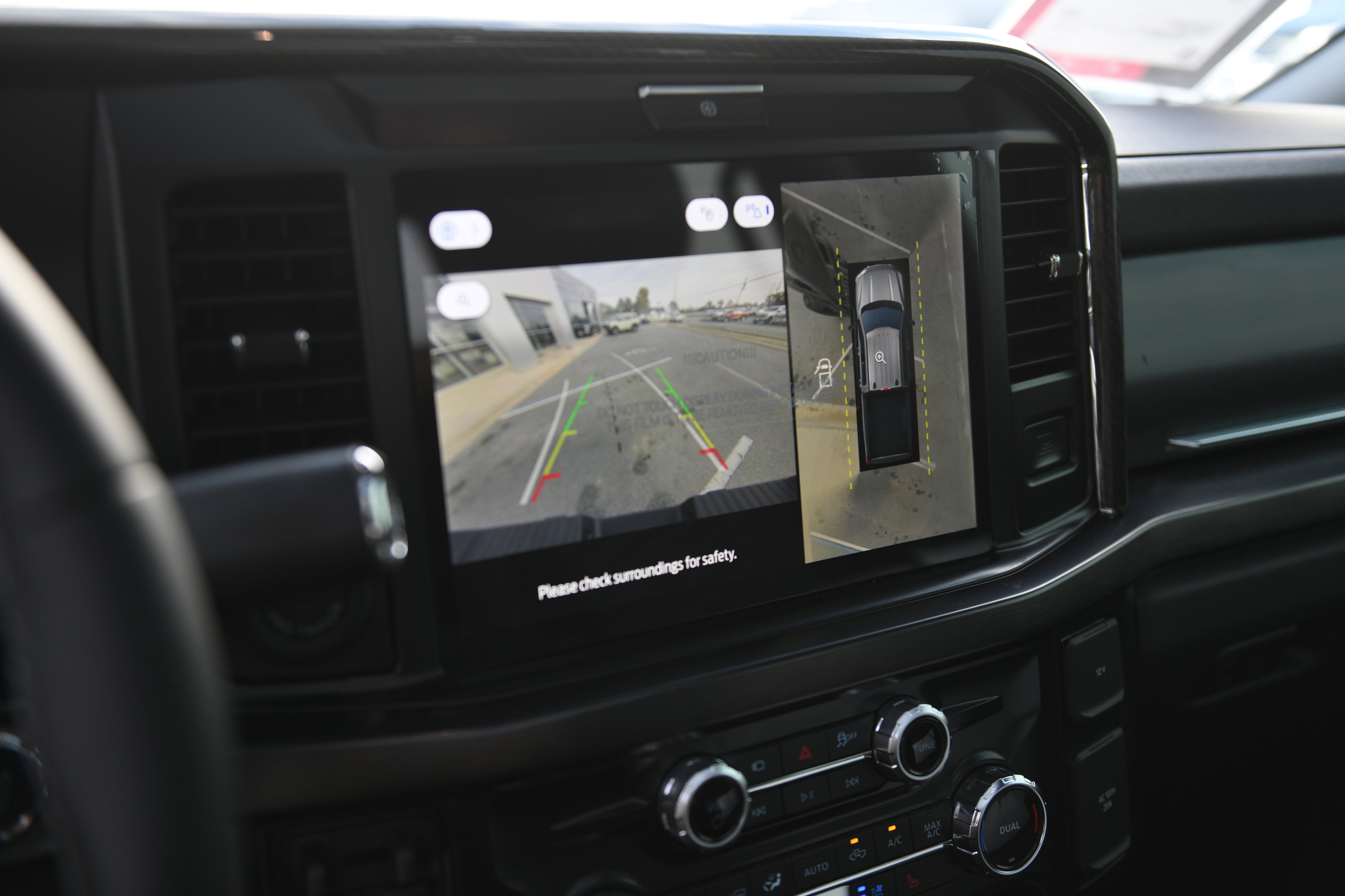 New 2026 Ford F250 Lariat w/ Black Appearance Package image 38