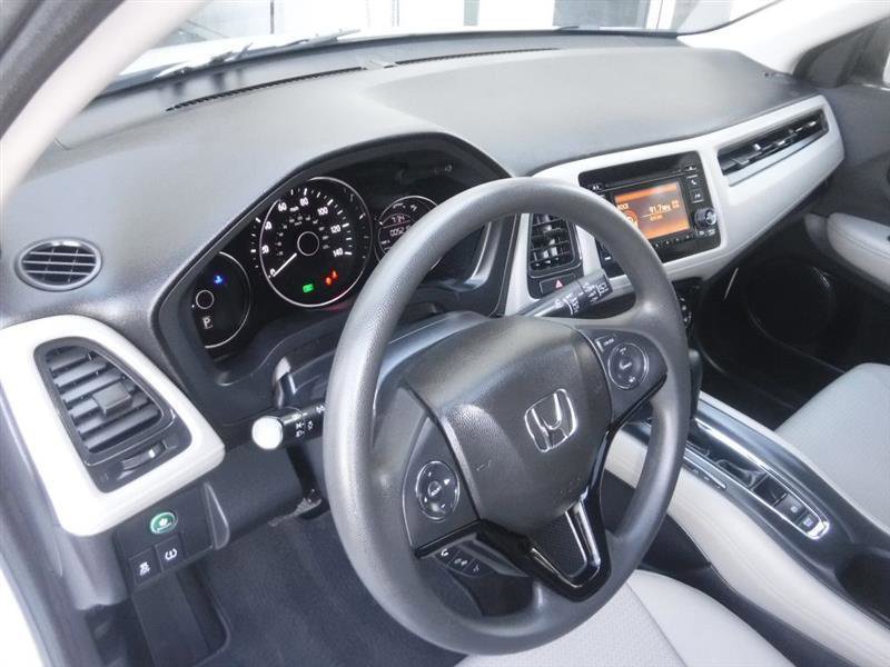 Used 2021 Honda HR-V LX image 27
