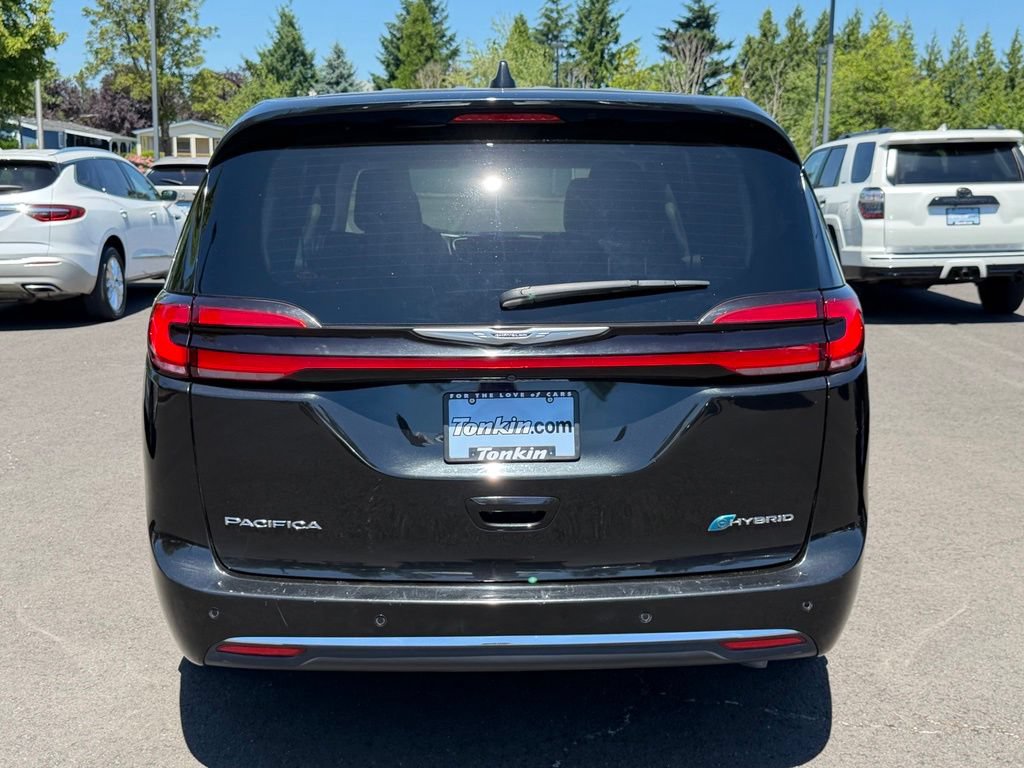 Used 2023 Chrysler Pacifica Touring-L FWD image 7