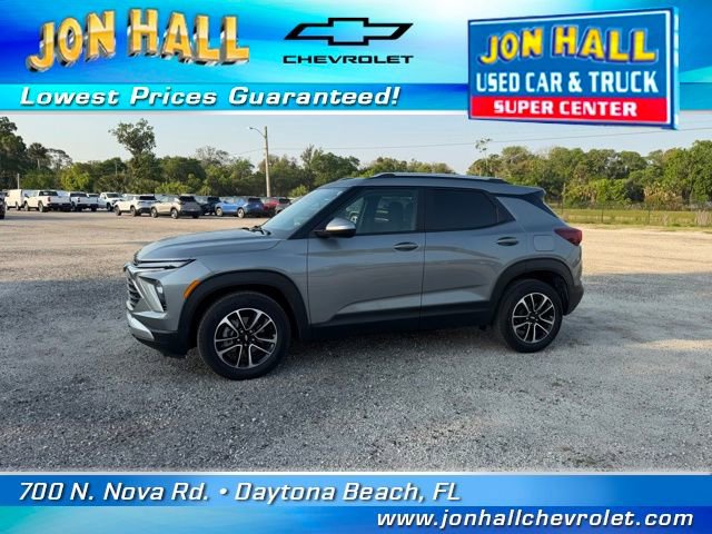 Used 2025 Chevrolet TrailBlazer LT w/ LT Cold Weather Package image 3