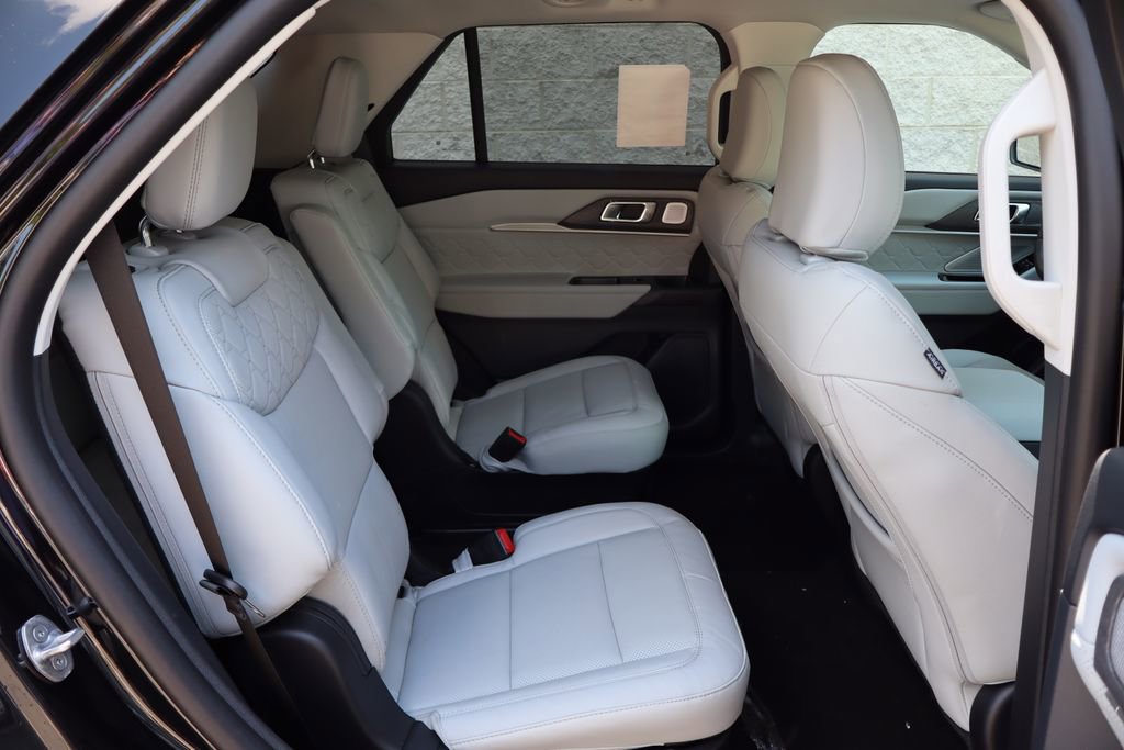New 2026 Ford Explorer Platinum w/ LUX Leather Package AWD/4WD image 35