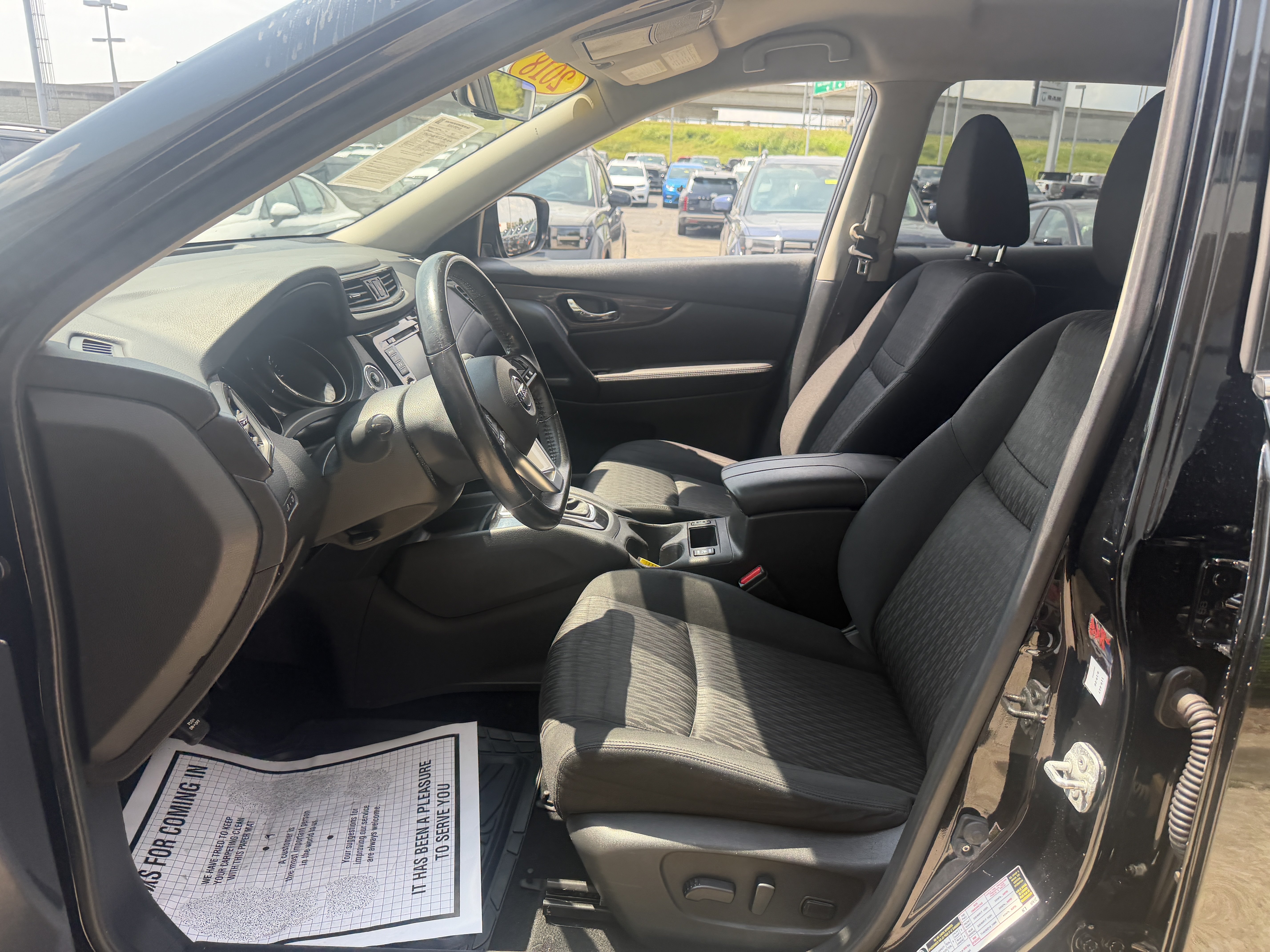 Used 2018 Nissan Rogue SV FWD image 30