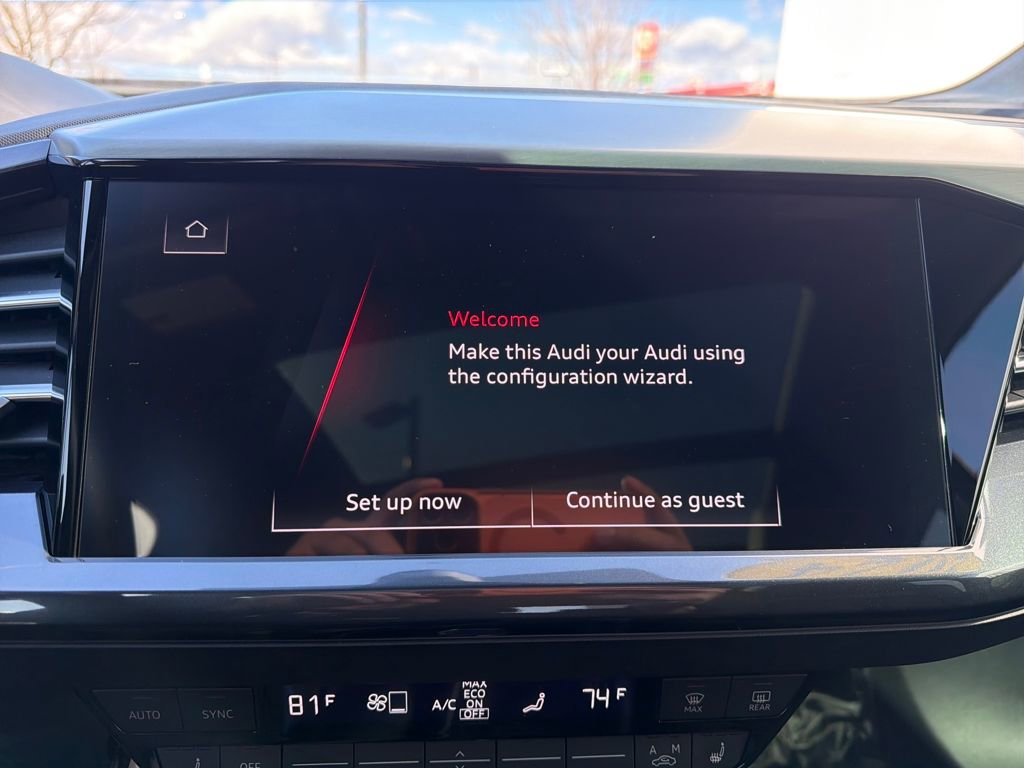 Used 2024 Audi Q4 e-tron Prestige image 19