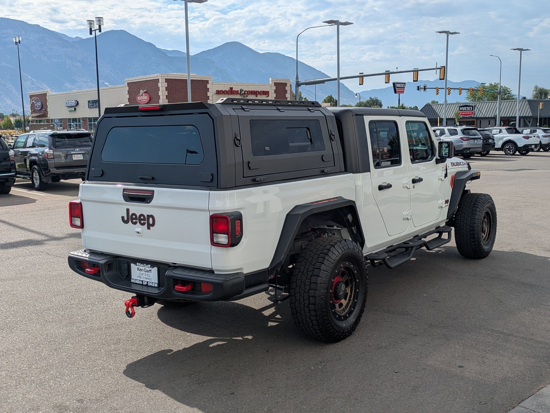 Used 2023 Jeep Gladiator Rubicon w/ Trailer Tow Package AWD/4WD image 3