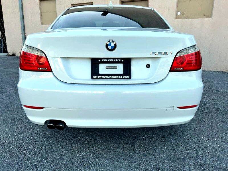 Used 2010 BMW 528i 4dr Sdn 528i RWD image 12