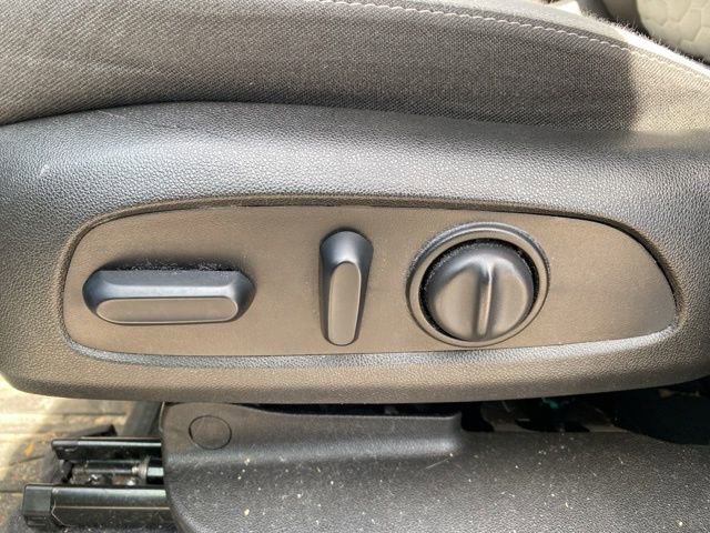 Used 2021 Chevrolet Equinox LS w/ LS Convenience Package FWD image 14