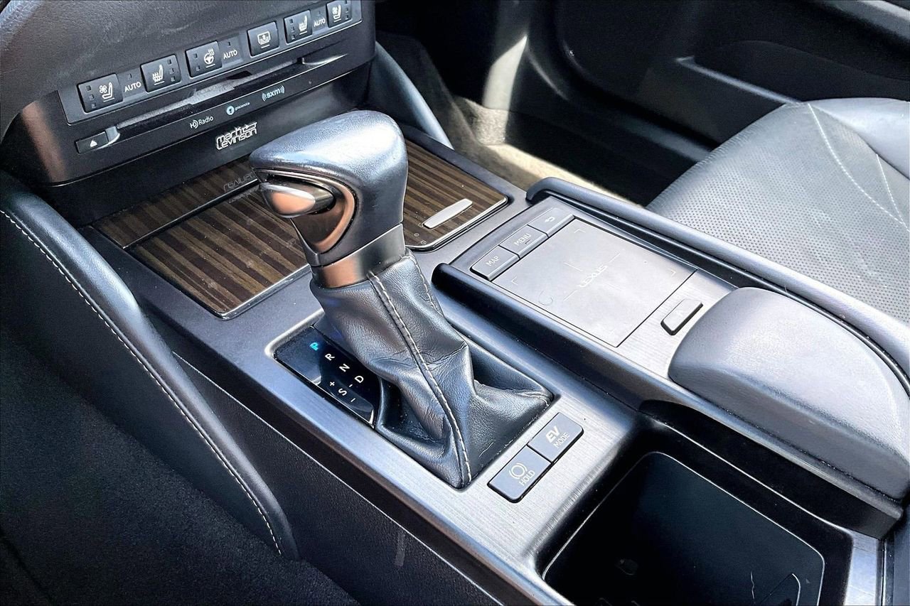 Used 2019 Lexus ES 300h w/ Accessory Package 2 FWD image 31
