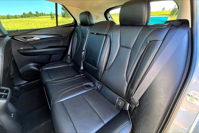 Used 2023 Buick Envision Essence image 22
