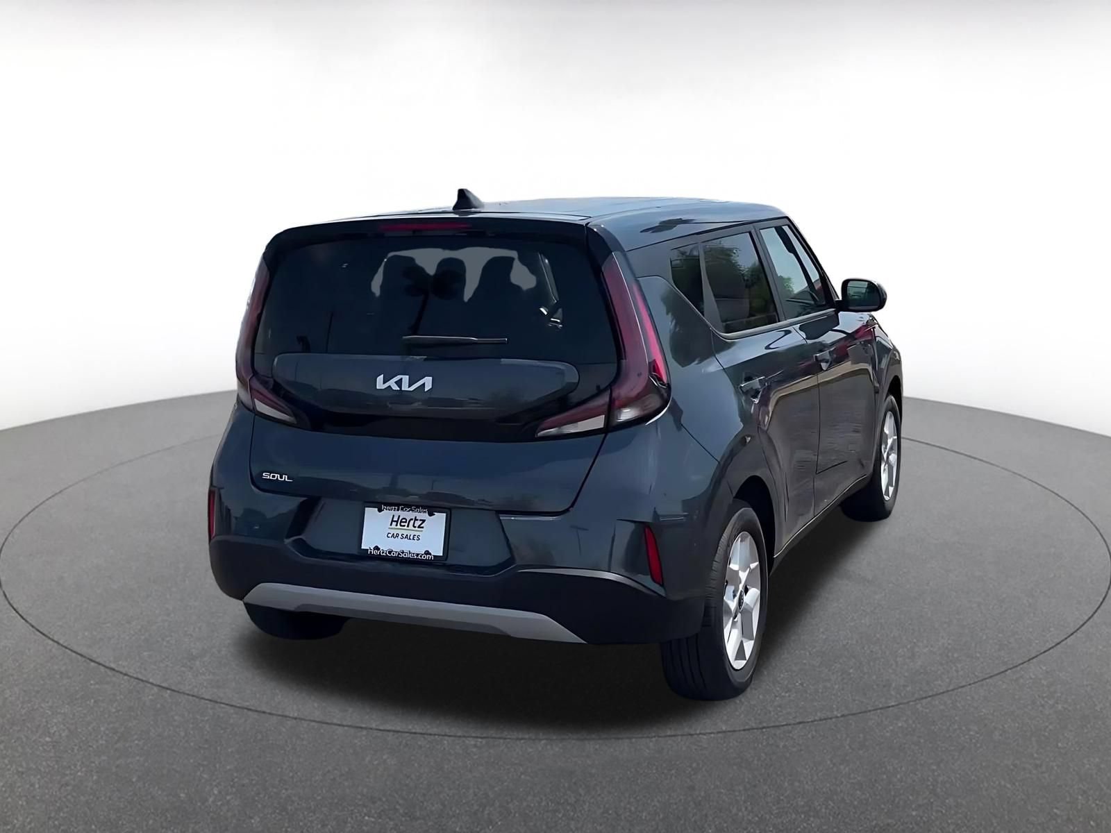 Used 2025 Kia Soul LX w/ LX Technology Package FWD image 11