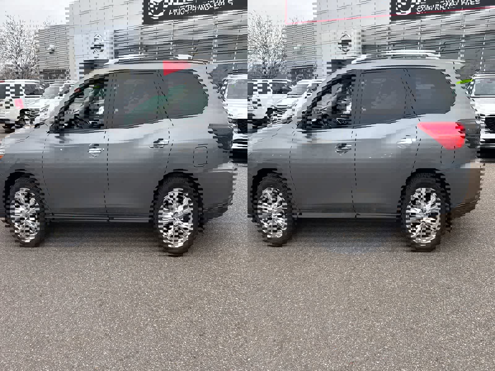 Used 2018 Nissan Pathfinder SL w/ SL Premium Package image 8