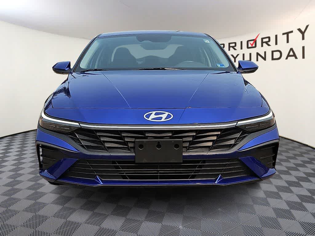 Used 2024 Hyundai Elantra SEL FWD image 2