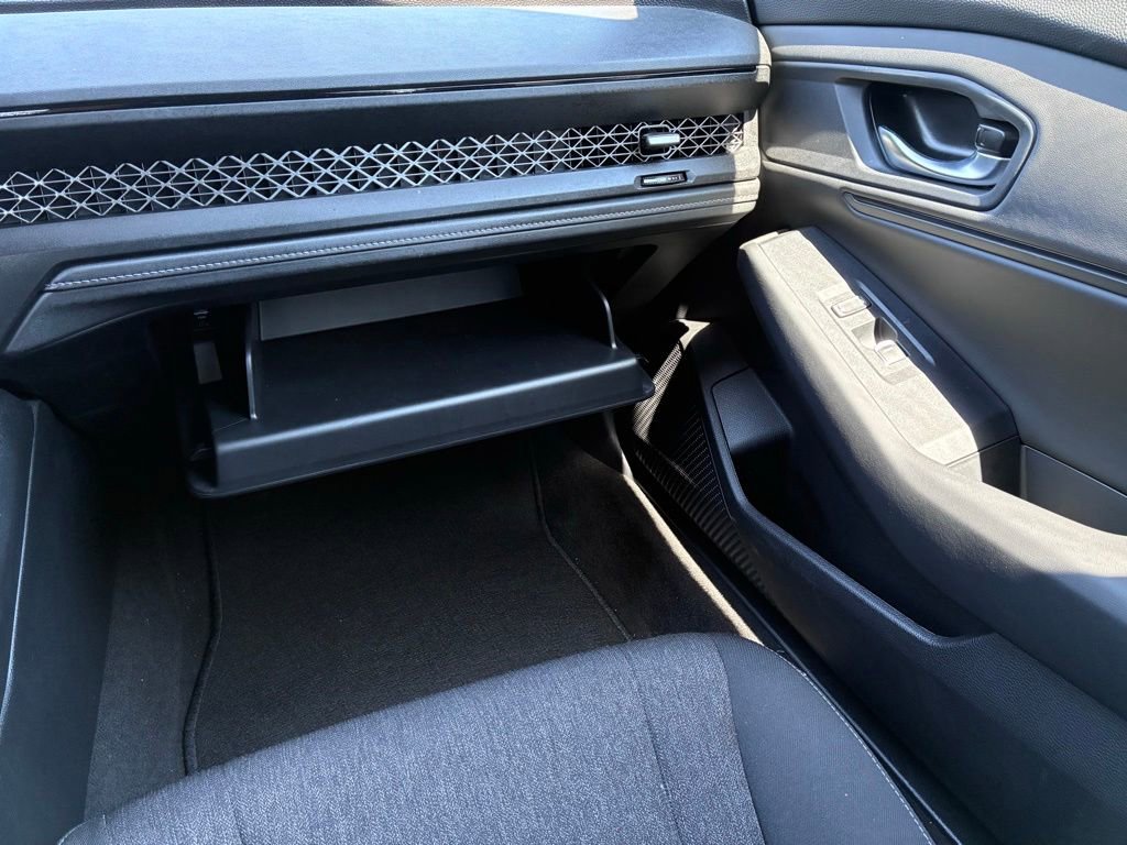 Used 2025 Honda Accord SE image 37