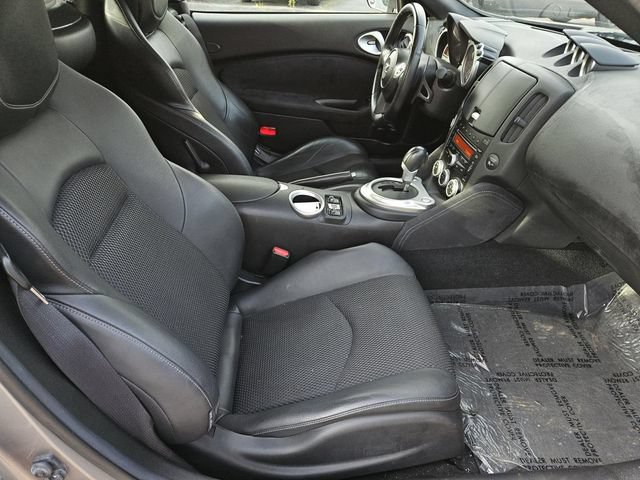 Used 2010 Nissan 370Z Touring RWD image 27