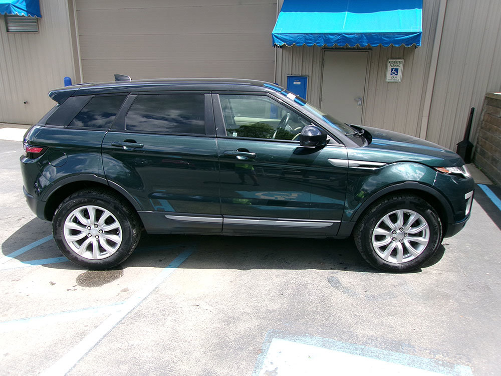 Used 2017 Land Rover Range Rover Evoque SE image 6