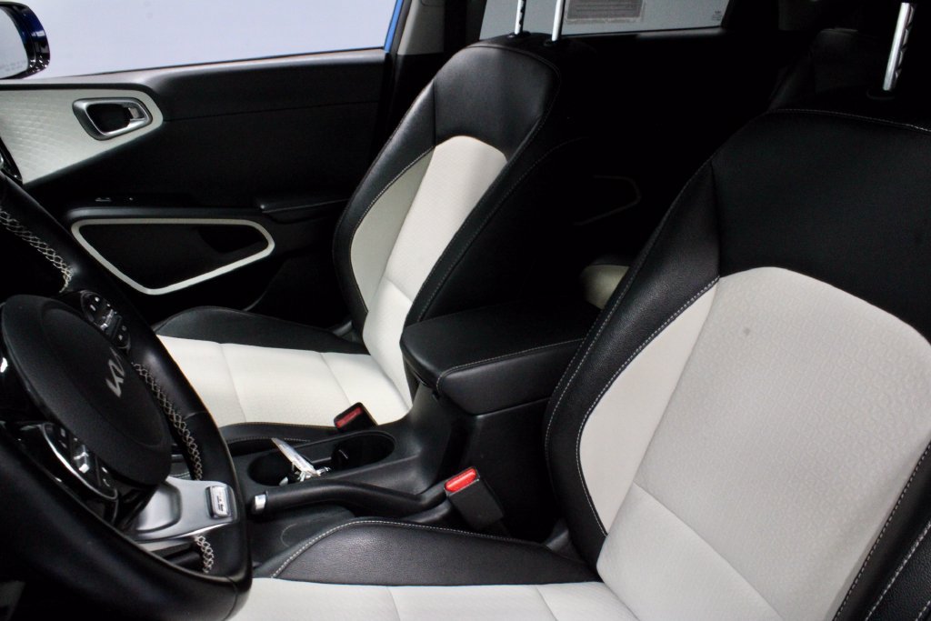 Used 2024 Kia Soul GT-Line FWD image 22