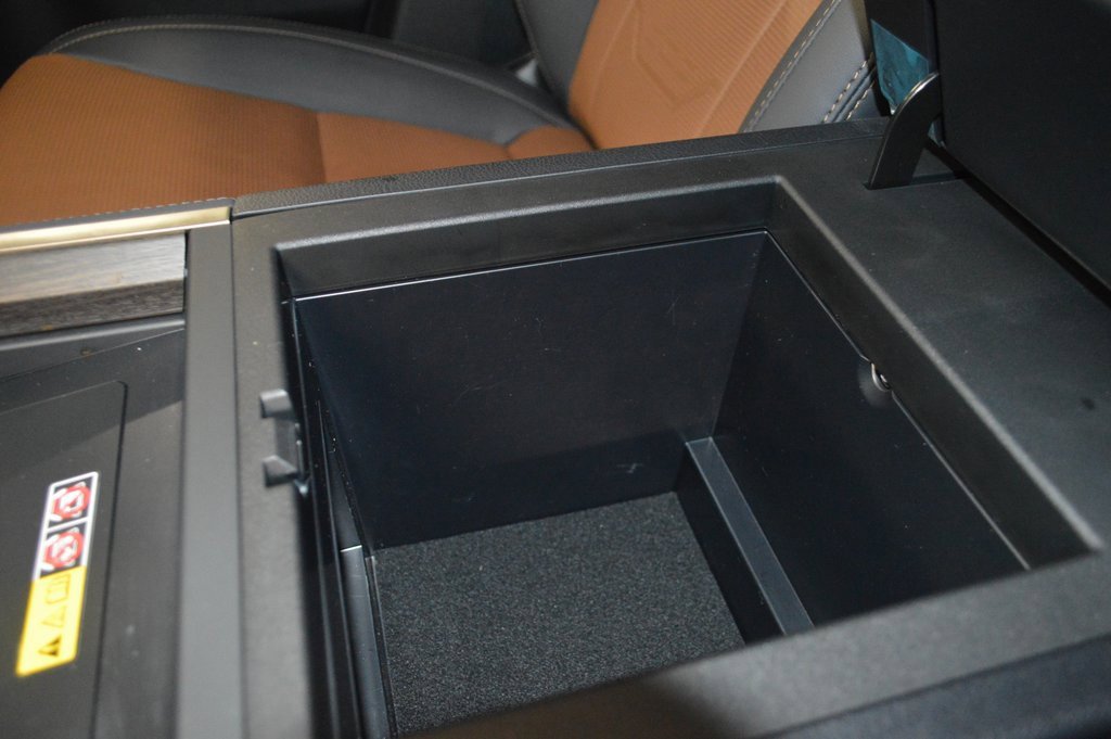 Used 2024 Lexus GX 550 w/ Accessory Package (Z1) image 33