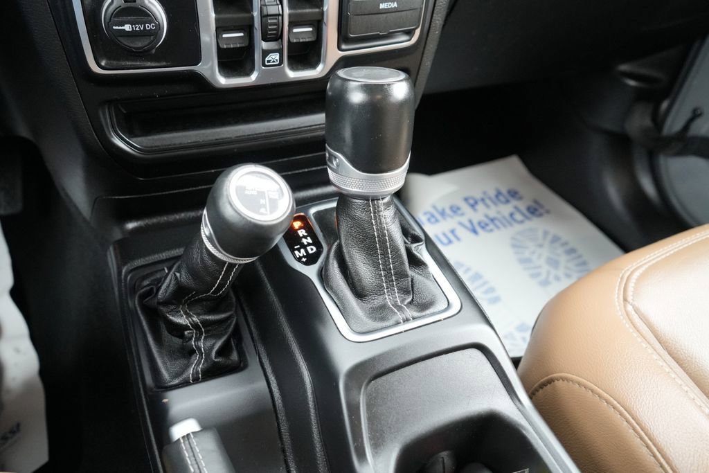 Used 2023 Jeep Wrangler Unlimited Sahara w/ Cold Weather Group image 29