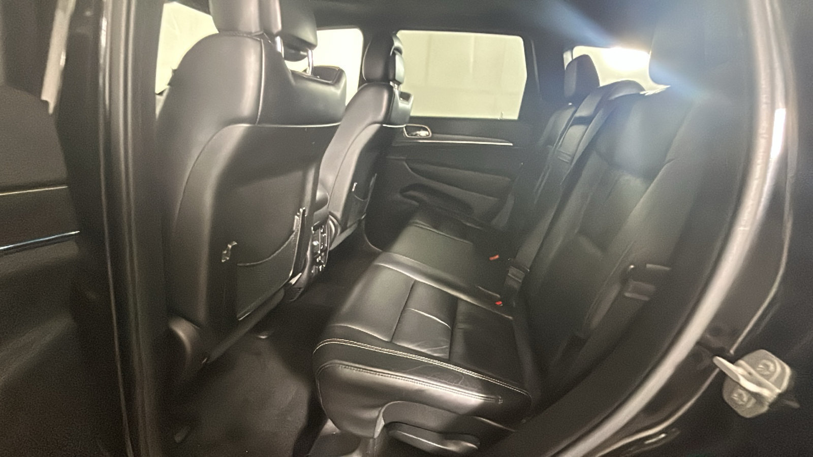 Used 2015 Jeep Grand Cherokee Limited w/ Trailer Tow Group IV AWD/4WD image 27
