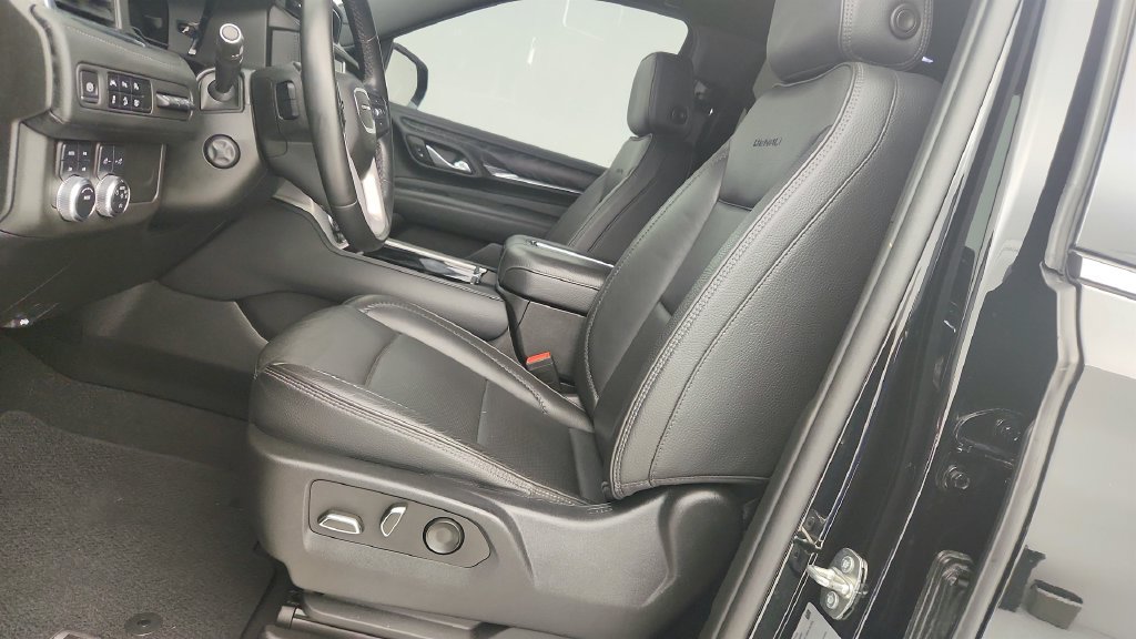 Used 2023 GMC Yukon Denali AWD/4WD image 14