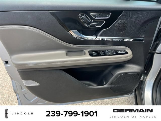 Used 2023 Lincoln Corsair Reserve w/ Equipment Group 201A FWD image 14