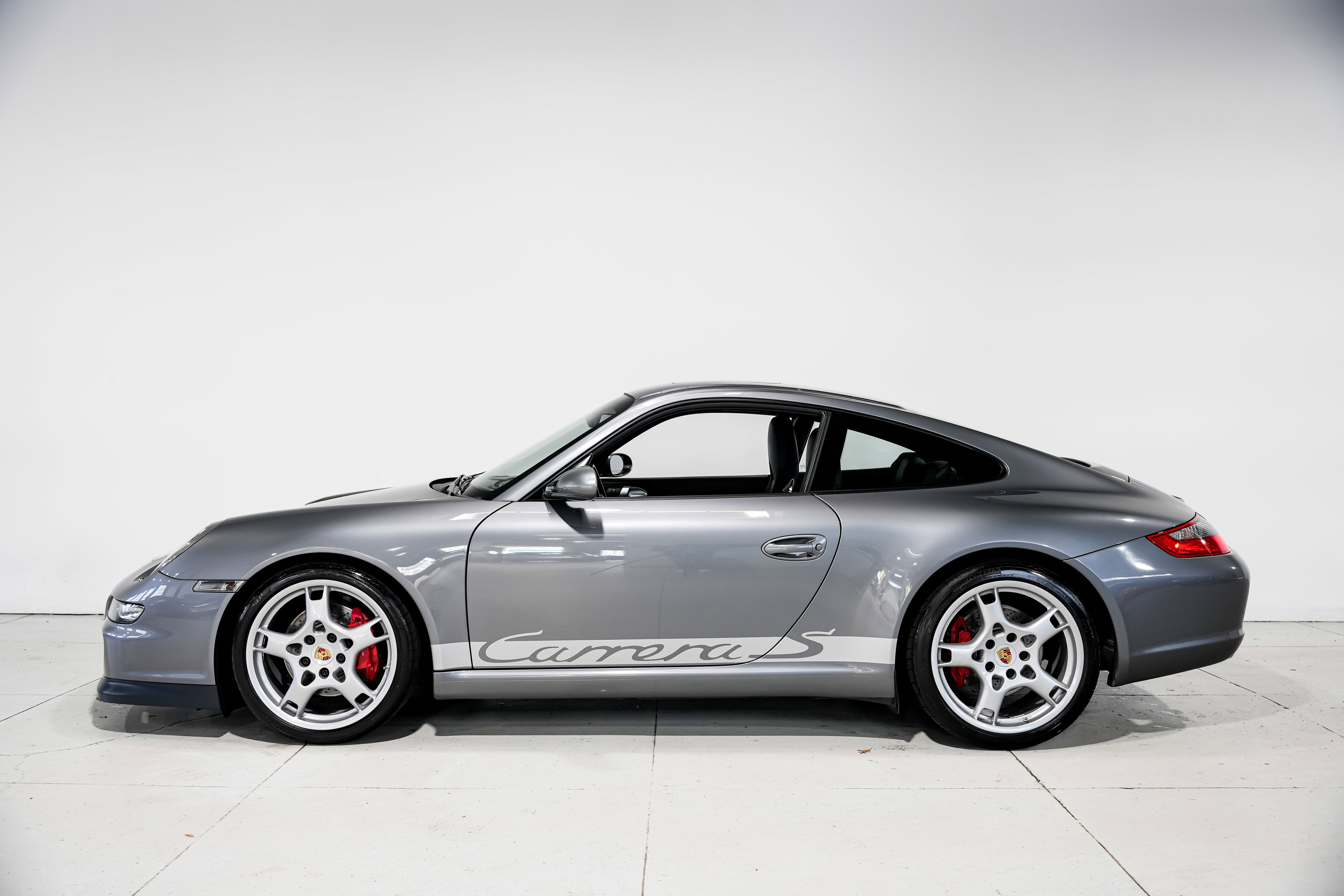 Used 2005 Porsche 911 Carrera S RWD image 7