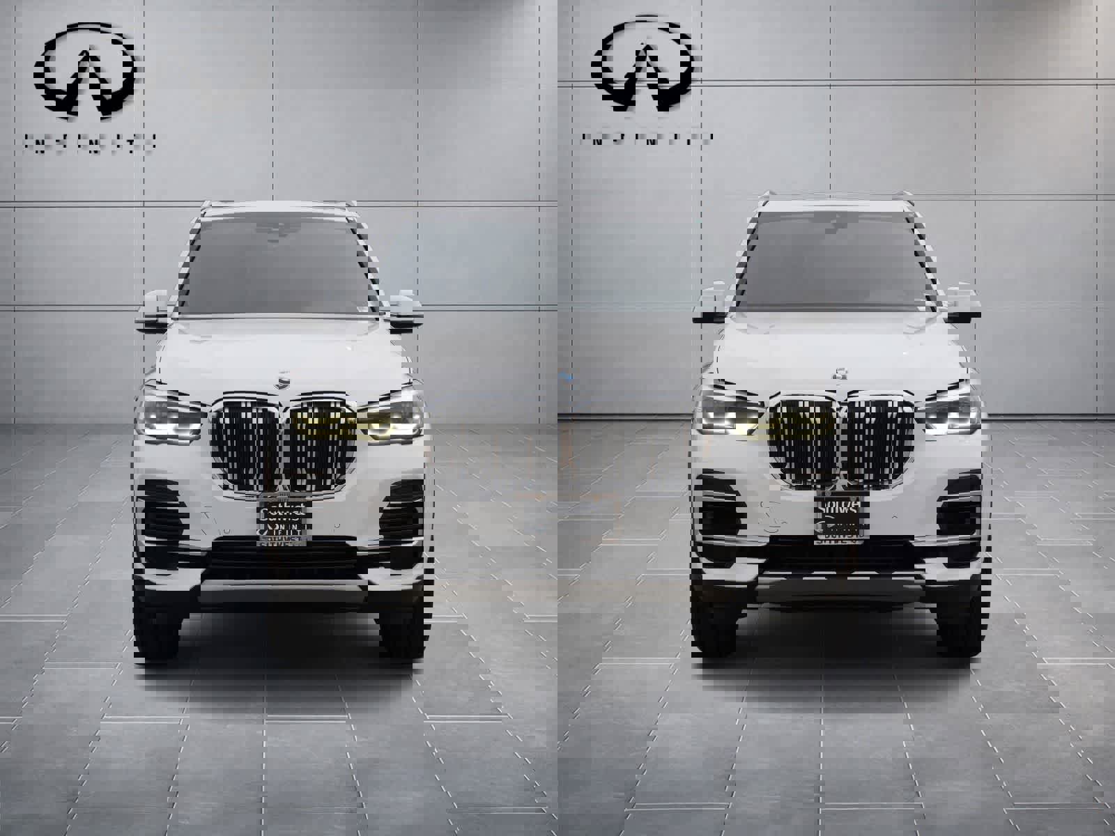 Used 2022 BMW X5 xDrive40i w/ Premium Package image 2